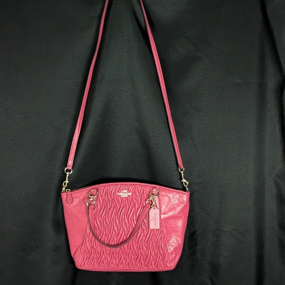 Coach Vintage  Fuchsia Pleated Leather Shoulder/Crossbody - Picture 9 of 15